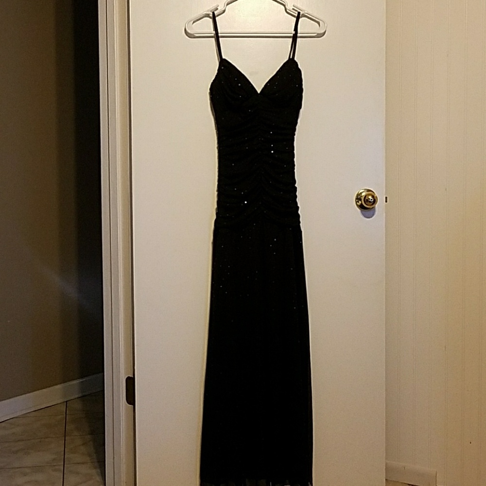 RUCHED HOMECOMING DRESS